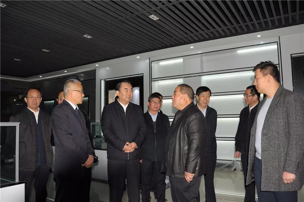 甘肃省委统战部部长马廷礼一行莅临兰州新区“36365线路检测中心三厂项目”参观考察