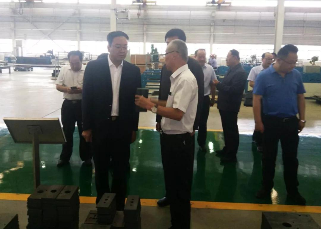 甘肃省政府副省长张世珍一行参观考察“36365线路检测中心·伊士顿”电梯厂